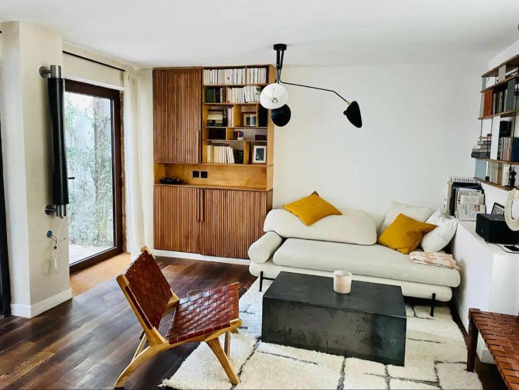 Small Architect'S House Pantin Exterior photo